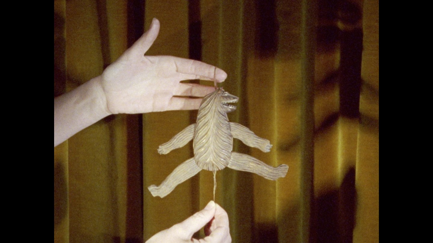 Still zum Film MEMORY IS AN ANIMAL, IT BARKS WITH MANY MOUTHS