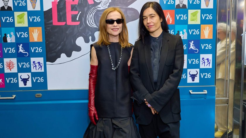 Isabelle Huppert (DIE BLUTGRÄFIN) und Festivaldirektorin Eva Sangiorgi, Gartenbaukino