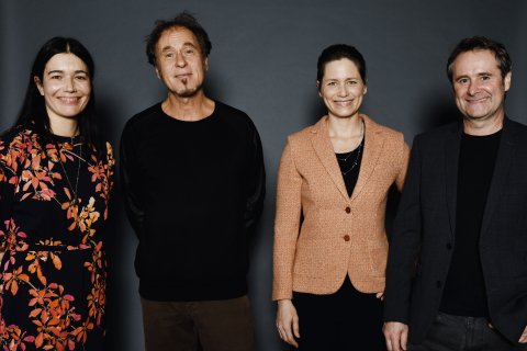 Der Gewinner des Wiener Filmpreis Hubert Sauper (Bester österreichischer Film: EPICENTRO) mit Viennale Direktorin Eva Sangiorgi, Sonja Wimmer (für Hotel The Harmonie Vienna) und Thomas Kathriner (für Blautöne und viennaFX)/ Winner of the Vienna Film Prize Hubert Sauper (Best Austrian Film: EPICENTRO) with Viennale director Eva Sangiorgi, Sonja Wimmer (for Hotel The Harmonie Vienna) and Thomas Kathriner (for Blautöne and viennaFX)