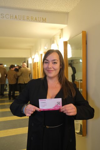 Rapperin Yasmo bei der Eröffnung der Viennale 2021