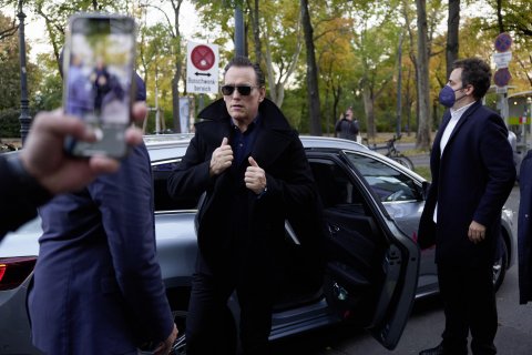 Matt Dillon (LAND OF DREAMS) kommt am Gartenbaukino an | Matt Dillon (LAND OF DREAMS) arrives at Gartenbaukino