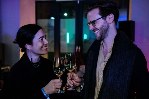 Eva Sangiorgi und Toby Bull in der Viennale Bar | Eva Sangiorgi and Toby Bull at the Viennale Bar