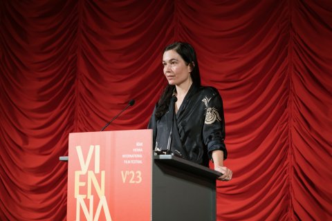 Festivaldirektorin Eva Sangiorgi bei der Abschlussgala im Gartenbaukino