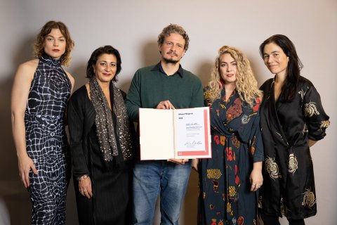 Thea Ehre (Jury Wiener Filmpreis), Kulturstadträtin Veronica Kaup-Hasler, Preisträger Juri Rechinsky (SIGNS OF WAR), Eva Klampfer (Jury Wiener Filmpreis) und Festivaldirektorin Eva Sangiorgi