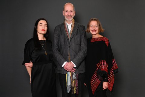 Festivaldirektorin Eva Sangiorgi, Ralph Wieser, stellvertretend für ERSTE BANK Filmpreis – Vermehrt Schönes! Preisträgerin Klára Tasovská (JEŠTĚ NEJSEM, KÝM CHCI BÝT) und Ruth Goubran (Leitung Sponsoring Erste Bank und Jurysprecherin)
