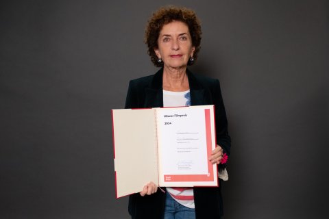 Spezialpreis der Jury Gewinnerin Ruth Beckermann (FAVORITEN)