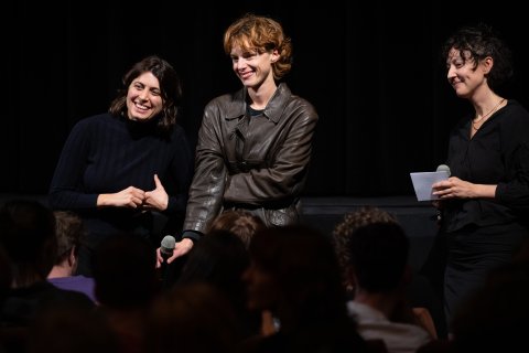 Milena Czernovsky und Lilith Kraxner (BLUISH) mit Moderation Wiktoria Pelzer