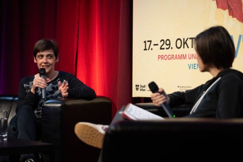 Gespräch mit Rusudan Glurjidze (ANTIKVARIATI), Moderation Pia Hierzegger, Viennale Zentralino