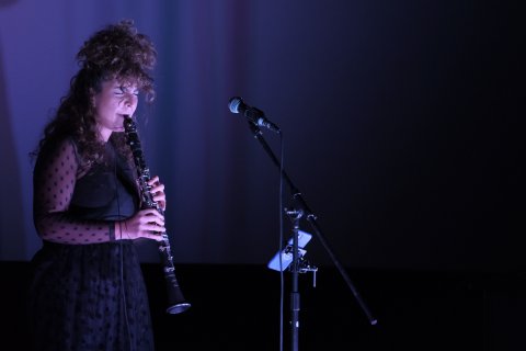 Musikerin Mona Matbou Riahi, Gartenbaukino