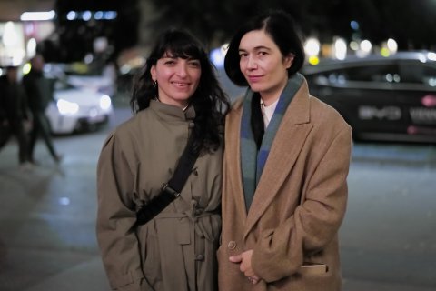 Bani Khoshnoudi (NOGHTEH-E-GORIZ) und Festivaldirektorin Eva Sangiorgi