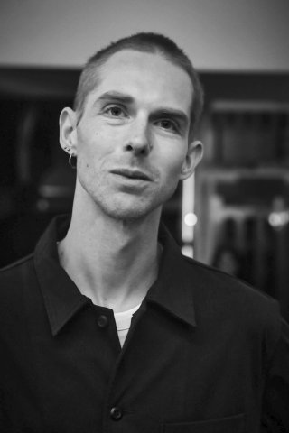 Nicolas Graux (TÓC, GIẤY VÀ NƯỚC…), Metro Kinokulturhaus