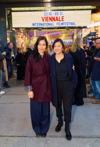 Festivaldirektorin Eva Sangiorgi und Mariko Minoguchi (DIE ANDERE SEITE), Gartenbaukino