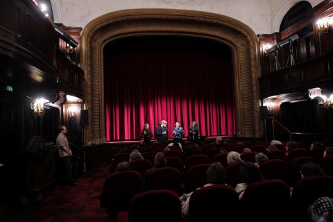 Screening LEJOS DE LOS ÁRBOLES, Metro Kinokulturhaus