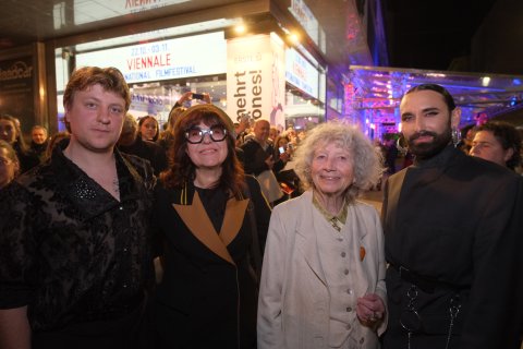 Thomas Schubert, Bady Minck, Ulrike Ottinger und Tom Neuwirth (DIE BLUTGRÄFIN), Gartenbaukino