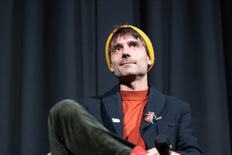 Ádám Tompa (FÖLDSZINT), Stadtkino um Künstlerhaus