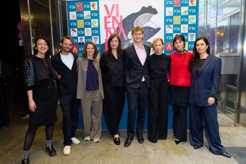 Wiktoria Pelzer, David Bohun, Lixi Frank, Sandra Wollner, Tristán López, Birgit Minichmayr, Carla Hüttermann und Festivaldirektorin Eva Sangiorgi, Premiere EVERYTIME im Gartenbaukino
