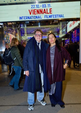 Ilya Khrzhanovsky (DAU) und Festivaldirektorin Eva Sangiorgi, Gartenbaukino