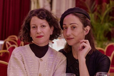 Ann Oren und Aenne Schwarz, Rathaus