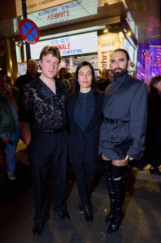 Thomas Schubert, Festivaldirektorin Eva Sangiorgi und Tom Neuwirth (DIE BLUTGRÄFIN), Gartenbaukino