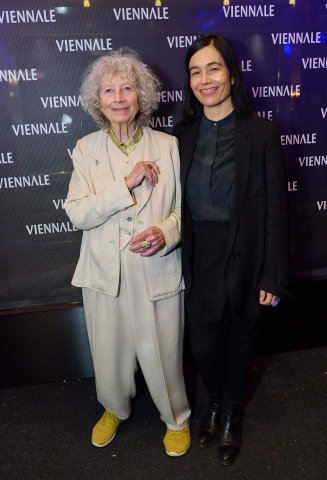 Ulrike Ottinger (DIE BLUTGRÄFIN) und Festivaldirektorin Eva Sangiorgi, Gartenbaukino
