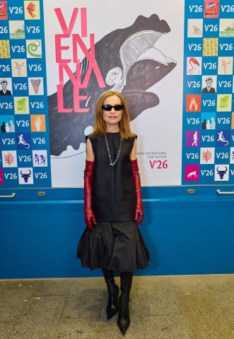 Isabelle Huppert (DIE BLUTGRÄFIN), Gartenbaukino