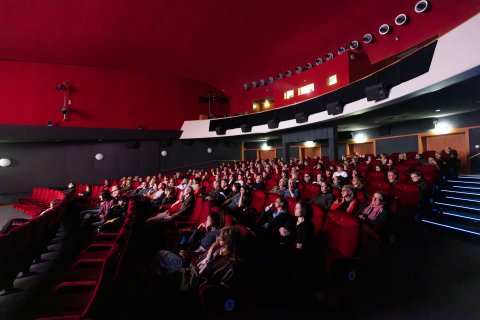 Screening MEINE FRAU WEINT, Urania