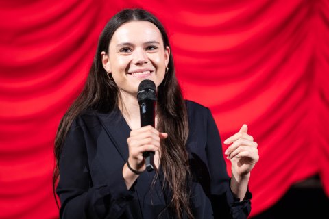 Lilith Grasmug (L'INCONNUE), Gartenbaukino