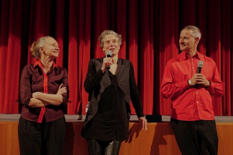 Gerti Drassl, Luise Donschen (MORGEN VOR LANGER ZEIT) und Moderation James Lattimer, Urania