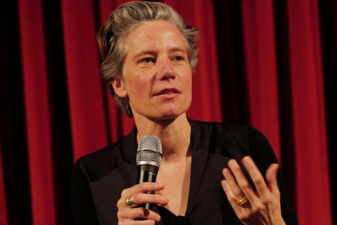 Luise Donschen (MORGEN VOR LANGER ZEIT), Urania