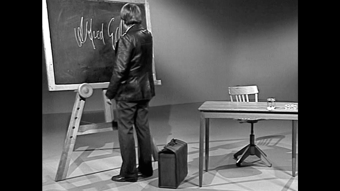 Filmstill of Der Angriff des Alfred Edel auf sich selbst