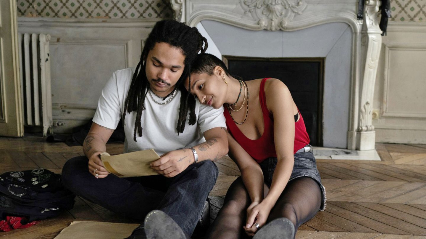 Filmstill of Father Mother Sister Brother