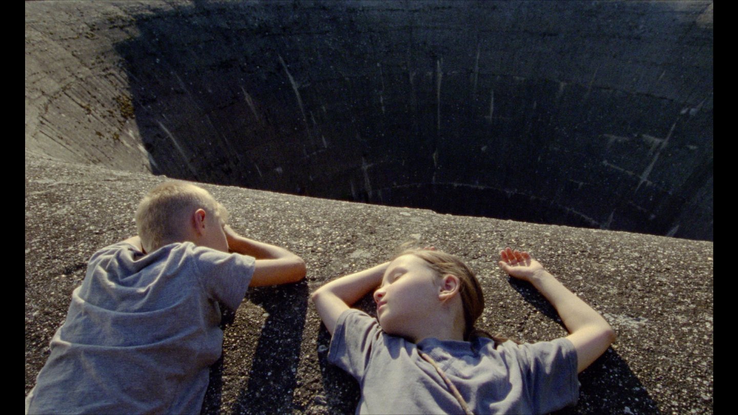Filmstill of Korotkoe leto