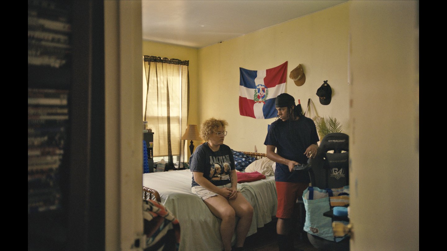 Filmstill of Mad Bills to Pay (or Destiny, dile que no soy malo)