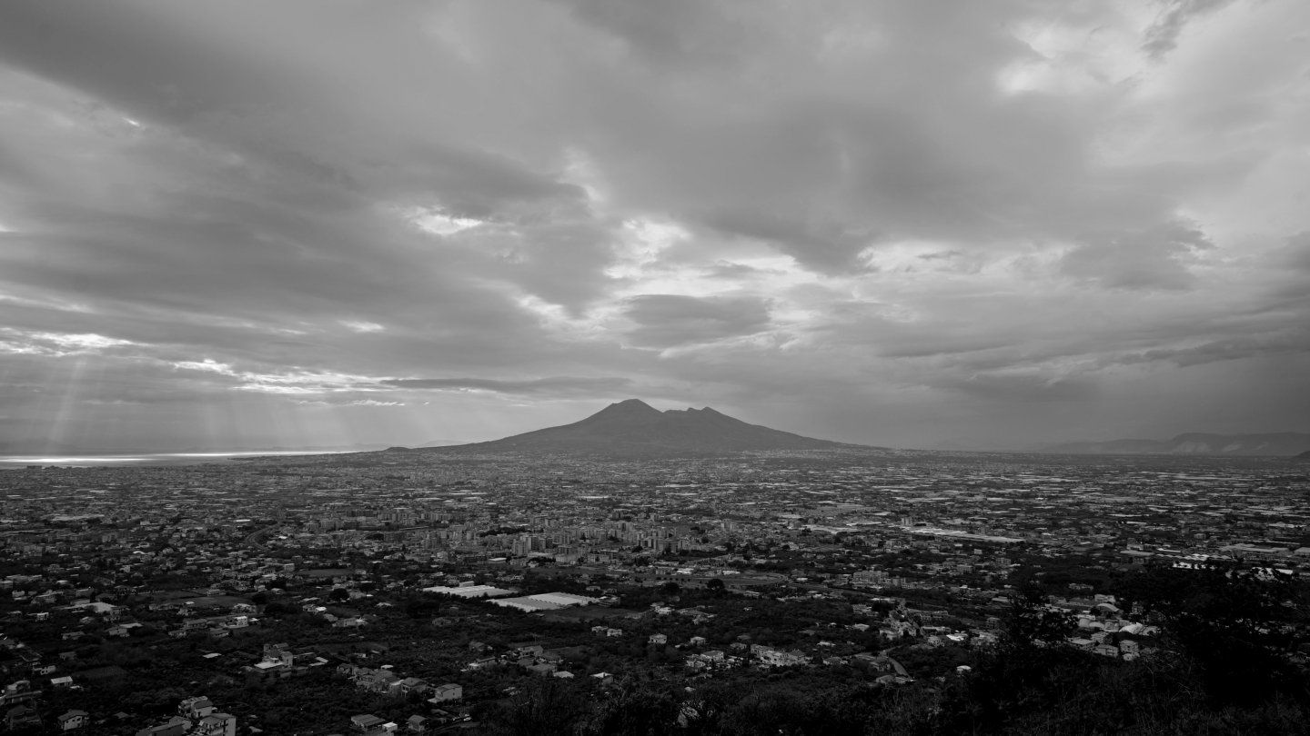 Filmstill of Sotto le nuvole