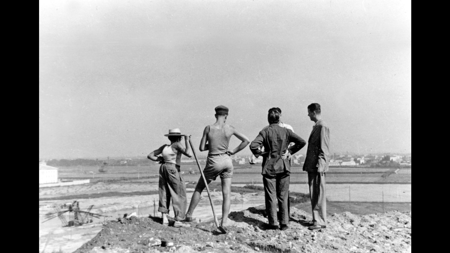 Filmstill of Una giornata nell'archivio Piero Bottoni