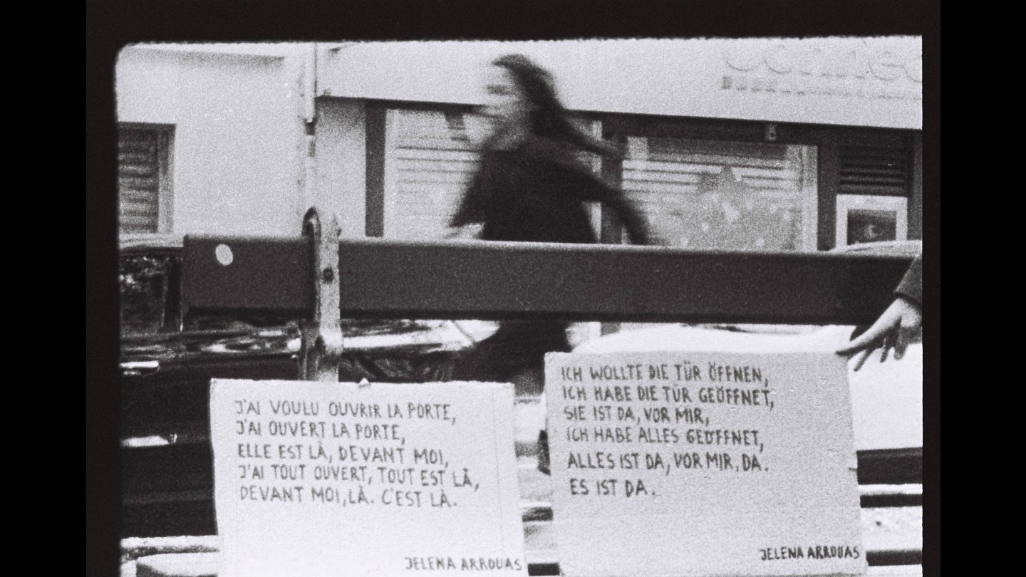 Filmstill of Es ist da