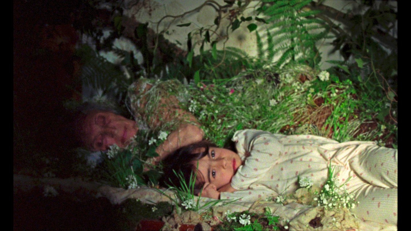 Filmstill of Lejos de los árboles
