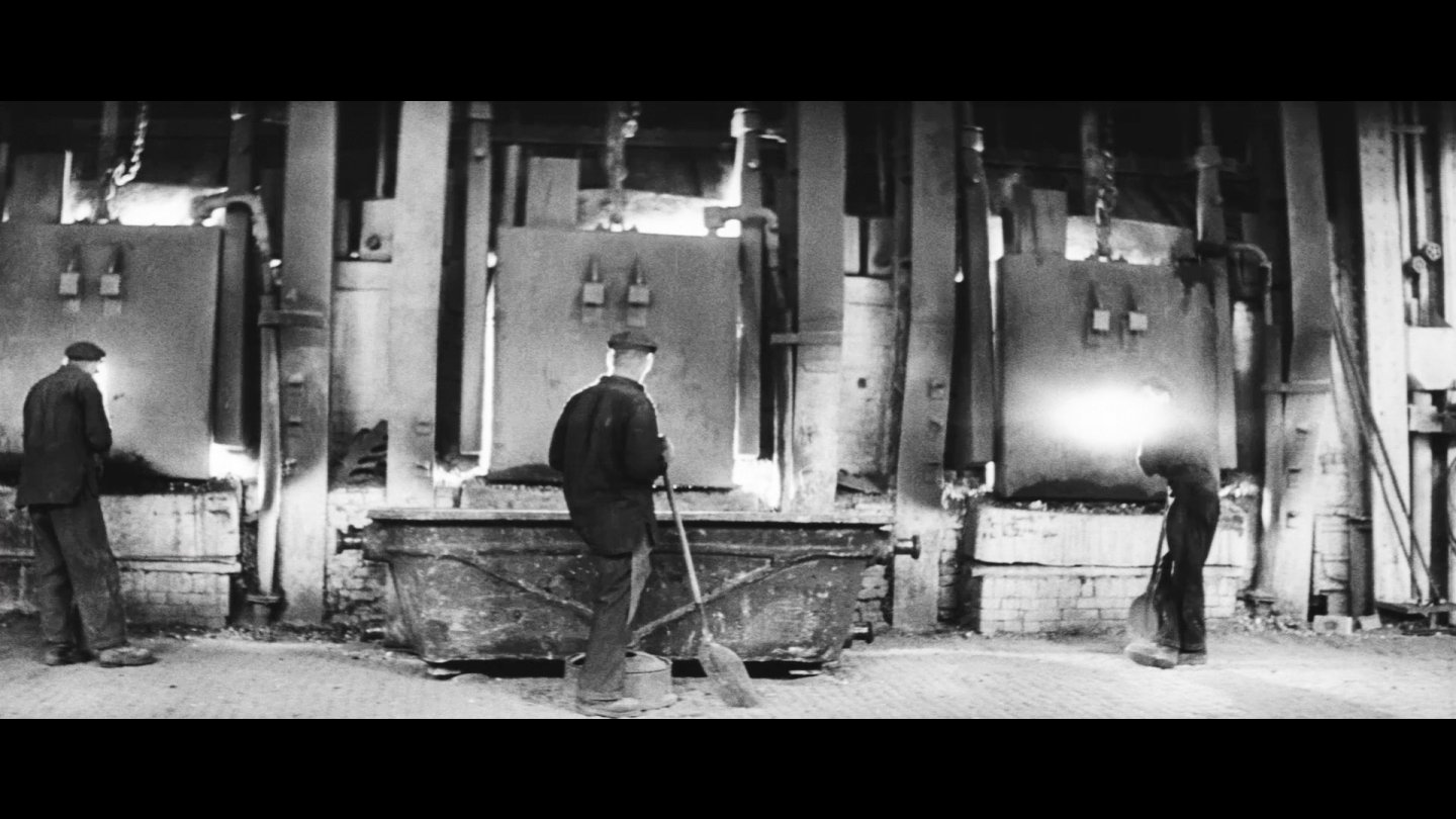 Filmstill of Zemlya lyudey