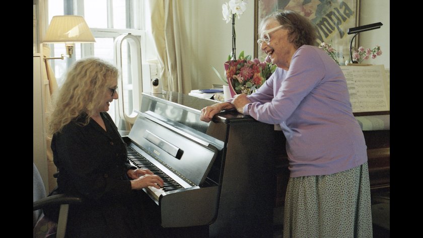 Filmstill of Carol & Joy